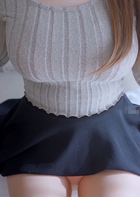 Onlyfans美乳博主【saku_j】2月4日新作 震动棒&amp;水晶自慰
