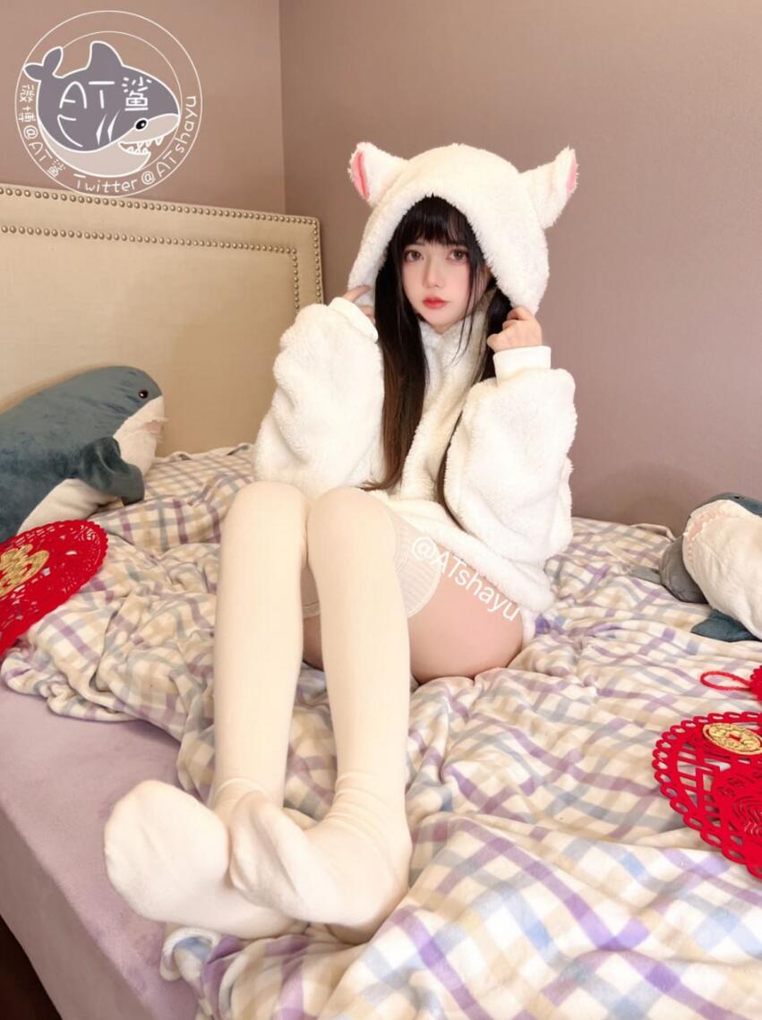 AT鲨 - 新年内衣 [26P-43MB]
