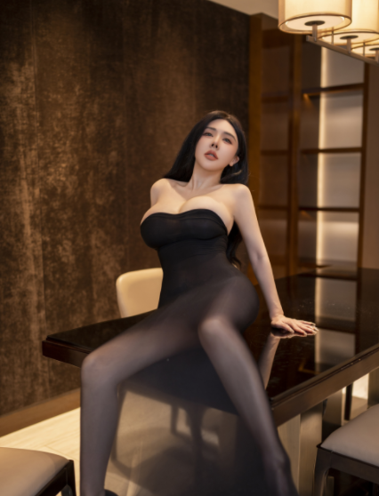 秀人顶级爆乳女神-潘娇娇-情人节800大洋大尺度视图（88P,12V,3.24G)
