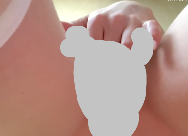 YunnaTeen 我裙子下的小穴流出爱液特写 1V280M百度盘