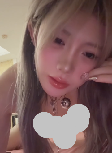 极品高颜值反差婊 裸体戴铃铛狗链 露脸自慰 满嘴骚话 1V209M百度盘