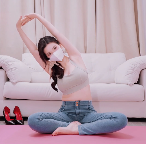 極品禦姐-狐不妖-新 瑜伽教學（1V,653M）