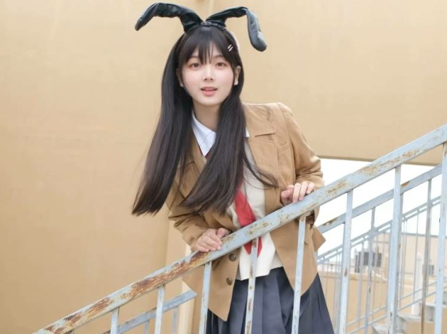 纯欲系天花板甜美女神-拔O少女-诱惑丝袜,牛奶玻璃瓶插入白虎嫩鲍