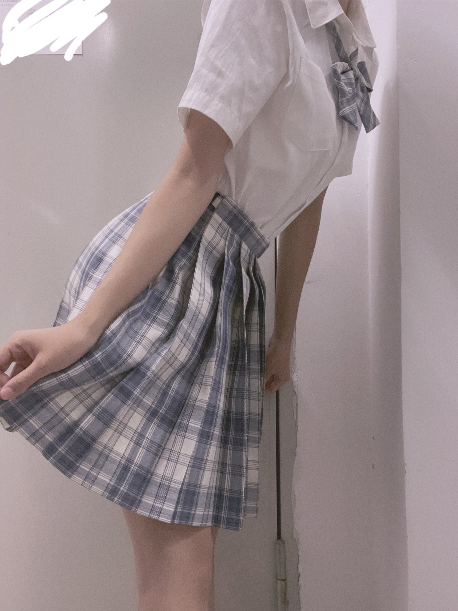 推特萝莉福利姬-茵茵小公主【27P5V 40MB】