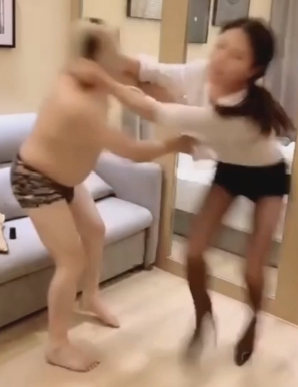 调教-无名-重口慎入男m和女s约调，发现被上镜直播闹翻干架笑死了1V1024mb40min