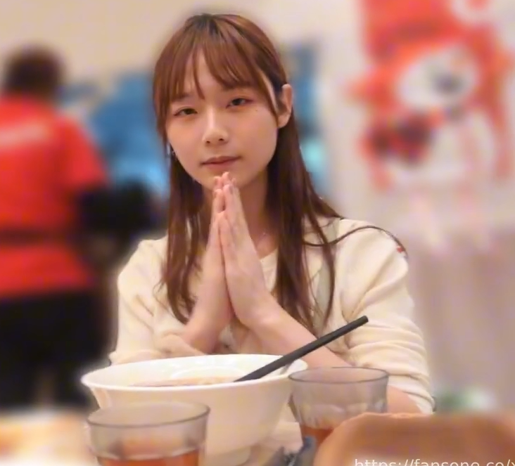 另类-湾湾极品伪娘 洪筱鈞-當你的好友在聖誕夜時突然女裝（1V,2.34G）