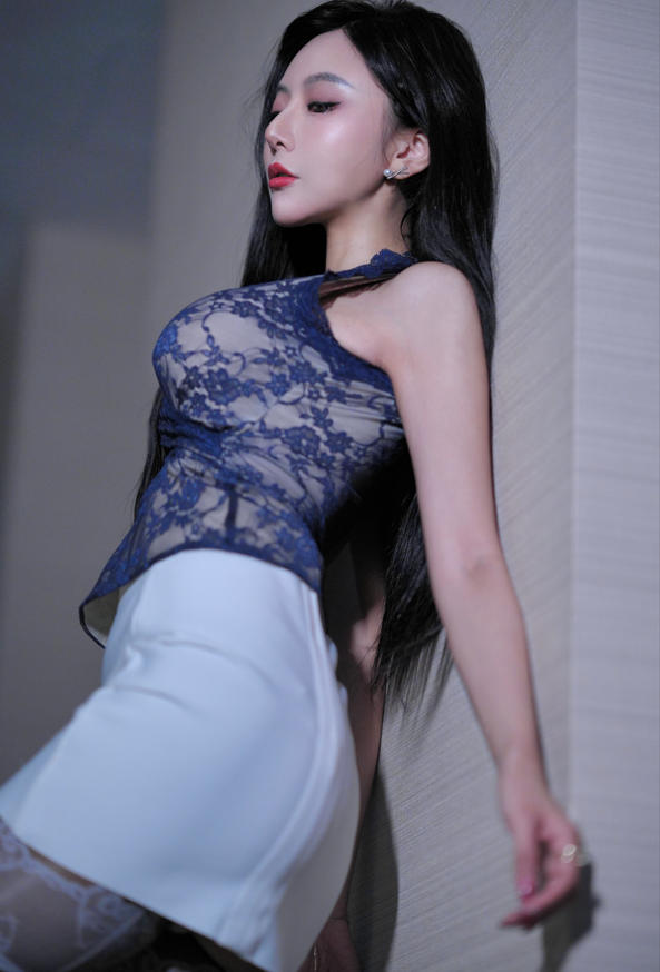 秀人网 王馨瑶 独家系列007丝里瑶 4K高清视图无水印 性感露点视频 【72P1V2G】