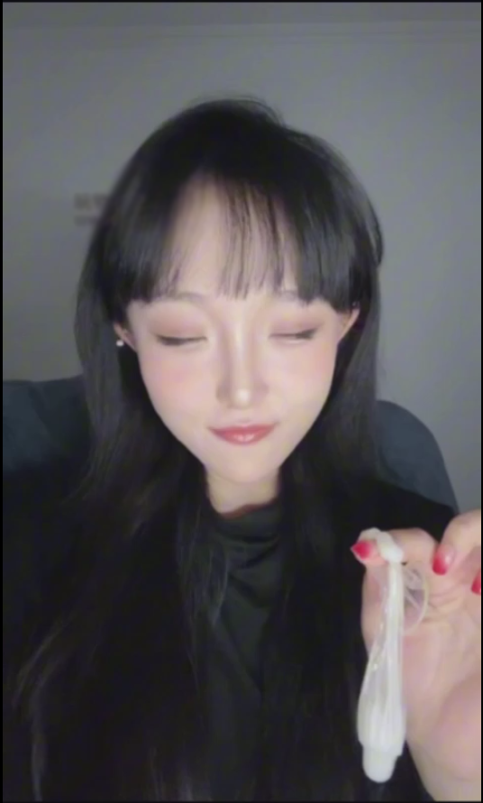 玩物直播酥酥-模拟视频通话绿帽场【1V】【224MB百度云】
