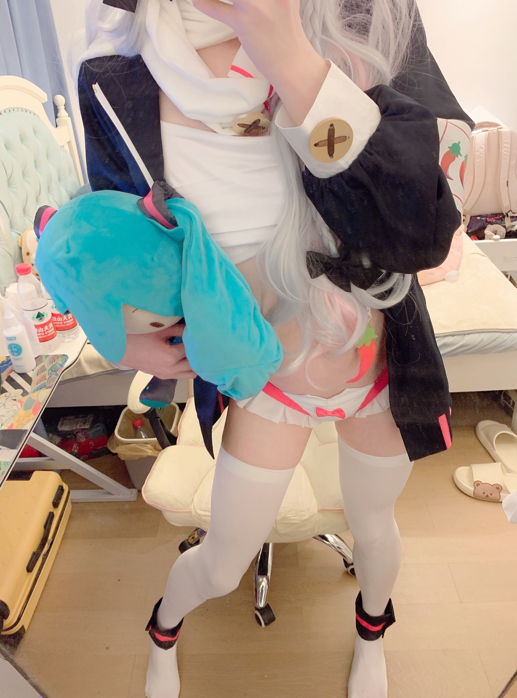 no.401 【自购】【超可爱小男娘贴贴Rotten_0range_】凑阿库娅和神乐七奈伪百合【37P 10V 2.15GB】