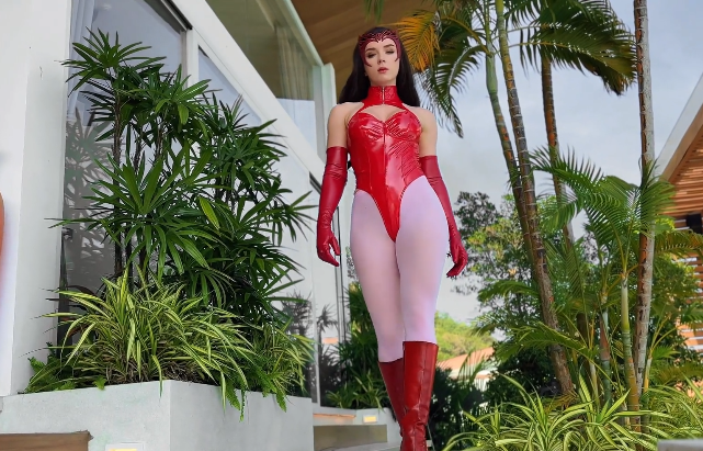欧美人气cos女神-Sweetie_Fox-最新付费  绯红女巫（1V,666M）