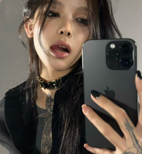 推特 黄梦雪0921hmx 重磅核弹！全网独家 超高人气网红女神 究极体魅魔 无死角完美身材 独家私拍定制大尺度视频加写真