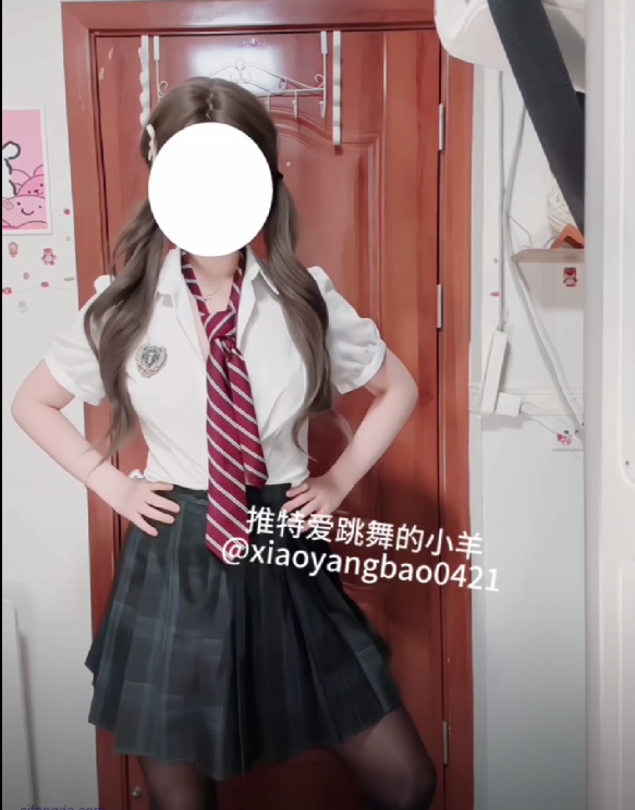 推特裸舞福利姬【爱跳舞的小羊xiaoyangbao0421】千元定制裸舞【8v，7.95G】