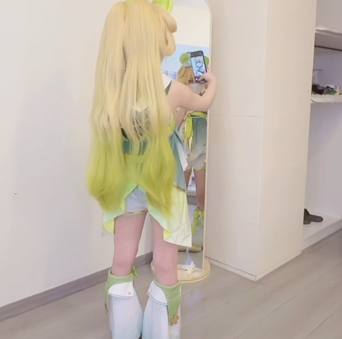 极品萝莉-萝莉小奈（小欣奈）-新 淫魔老师家访内设鸣潮维里奈女高（1V,682M)