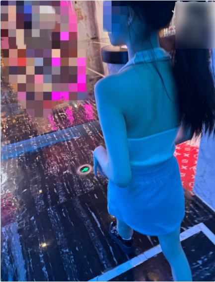 海角-和偷操半年的亲妹妹在KTV激情开操年纪小就是听话. - 海角_174512896301 【1v348MB】
