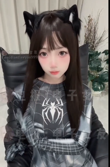 B站超高颜值嫩妹-奶芙（兔叽兔姬）-高价福利新小合集（2V,336M）