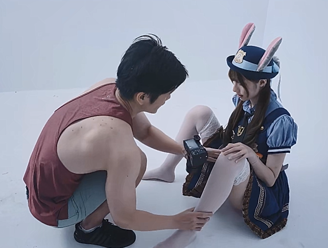 线下私拍被摄影师强行推倒 白丝足交#saki纱季