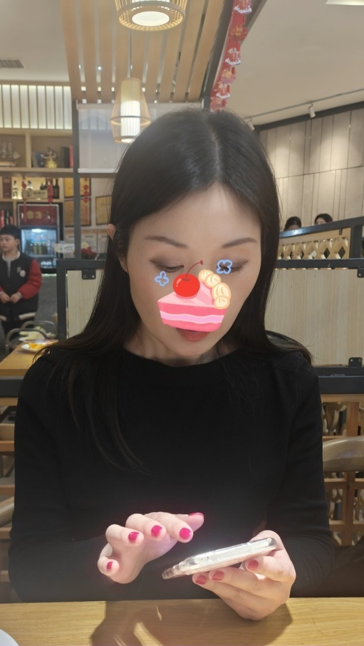 2025年5月，推特【028职场人妻mingnianjinri8】成都OL人妻一枚，人前高雅、平时恬静温柔[96V374M