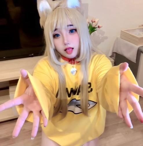 【nyanchan】cos黄豆粉白丝自慰潮吹尿尿