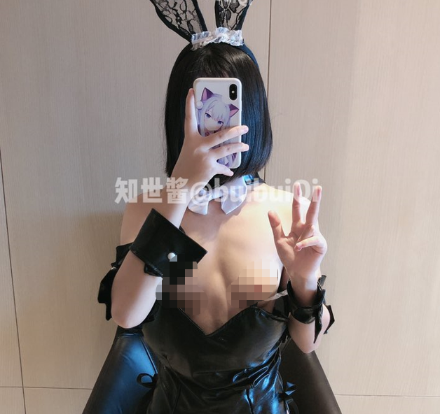 知世酱 –  顶级Cos白虎一线天萝莉