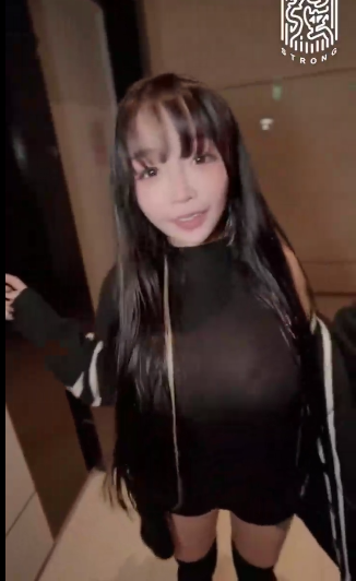 湾湾光头男优-曾强-新 联动&amp;苏樱花 春天来了，巨乳樱花的腿也开了（1V,372M）