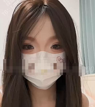 高颜值青春感美女 爱吃雪糕5V