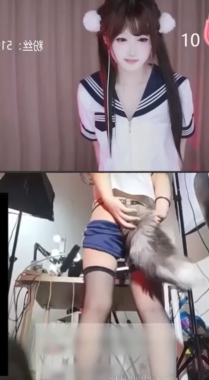 ✅网红 猫猫 学生制服 上面正常直播骚舞聊天 下面SM尾巴580M