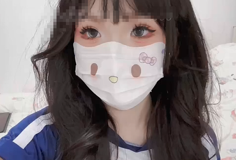 高颜值青春感美女 爱吃雪糕5V