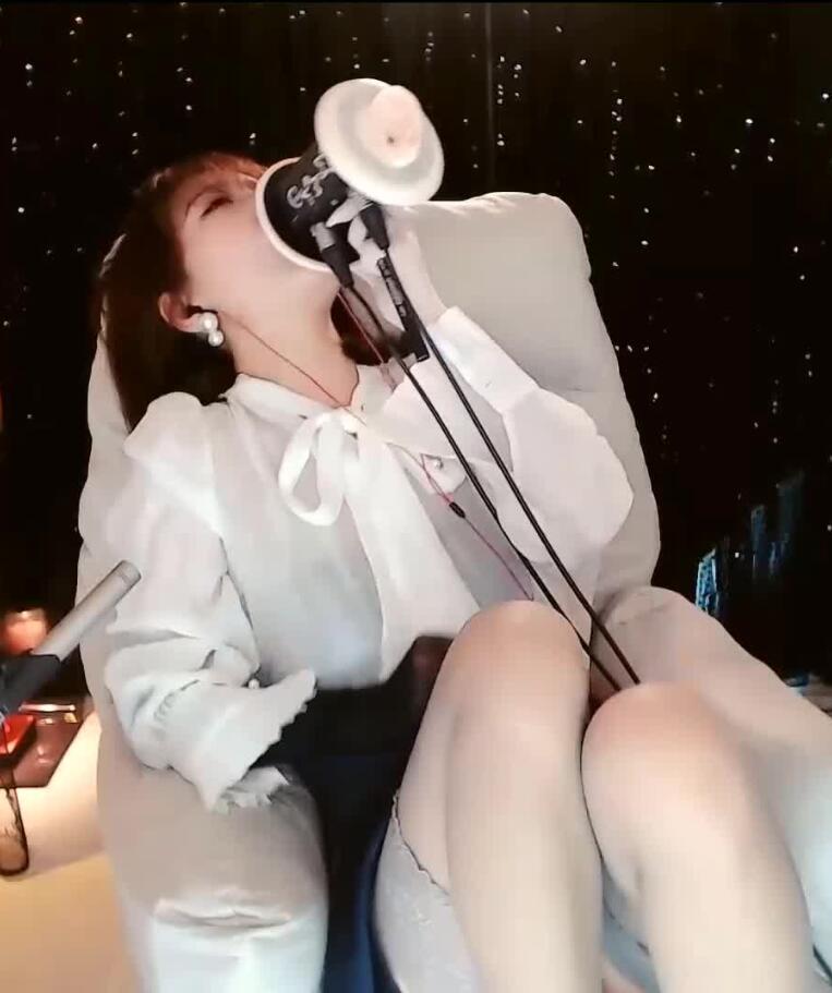 你的圈圈儿 众乐圈圈 ASMR福利 灰丝舔耳+撸麦