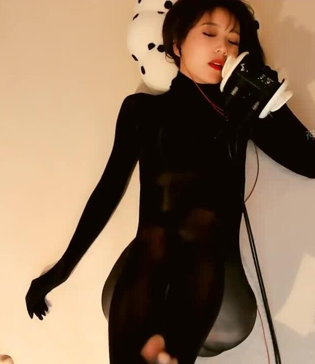 你的圈圈 穿连体丝的嫂子 虎牙一号十期