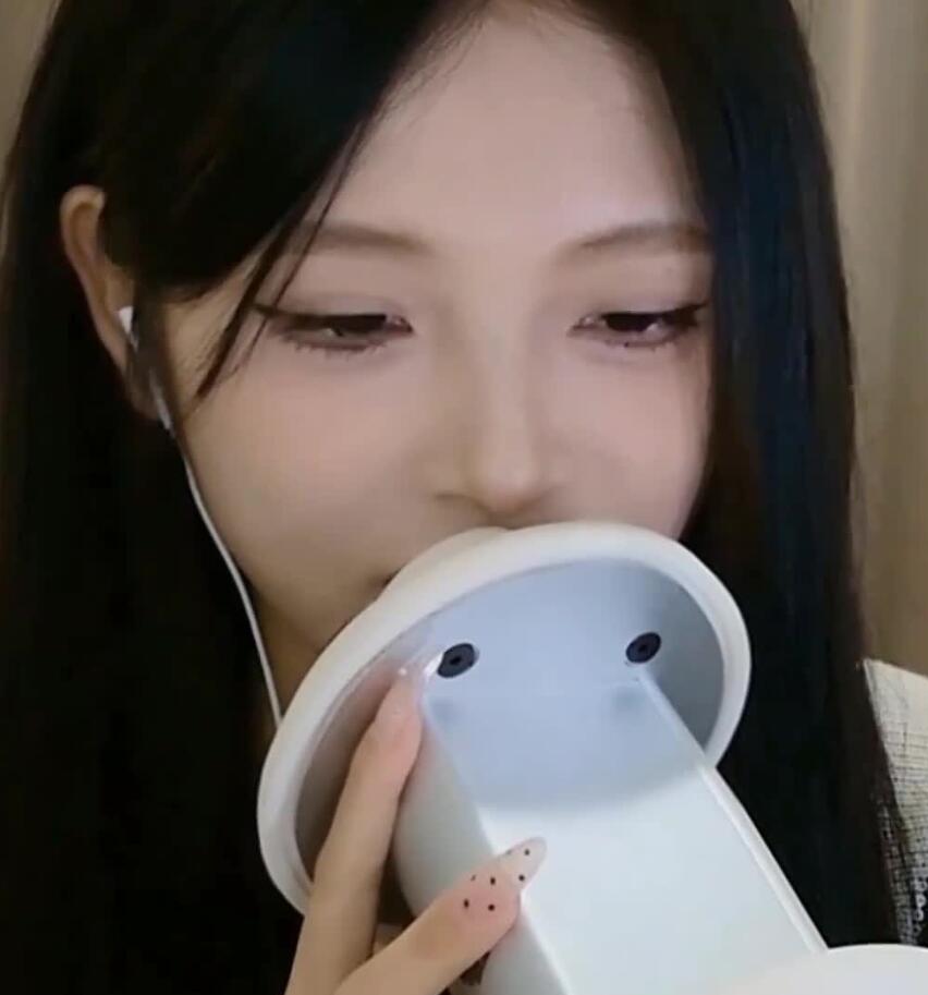 辣不辣Hyo 爱发电 11月ASMR 舔耳舔麦4V