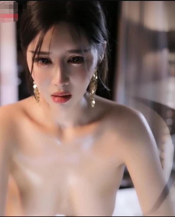 小恩雅 善良老师被骗！带民工回家