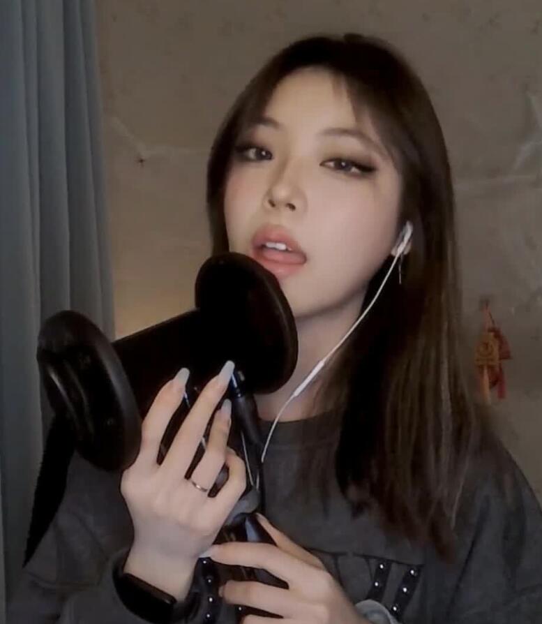 爱发电最新ASMR 舔耳 芦荟搓手
