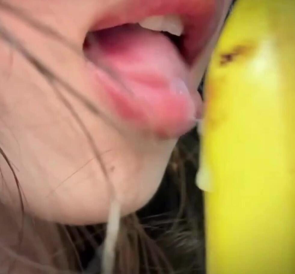 鹿鹿沄+5.12+banana搭配好吃的炼乳