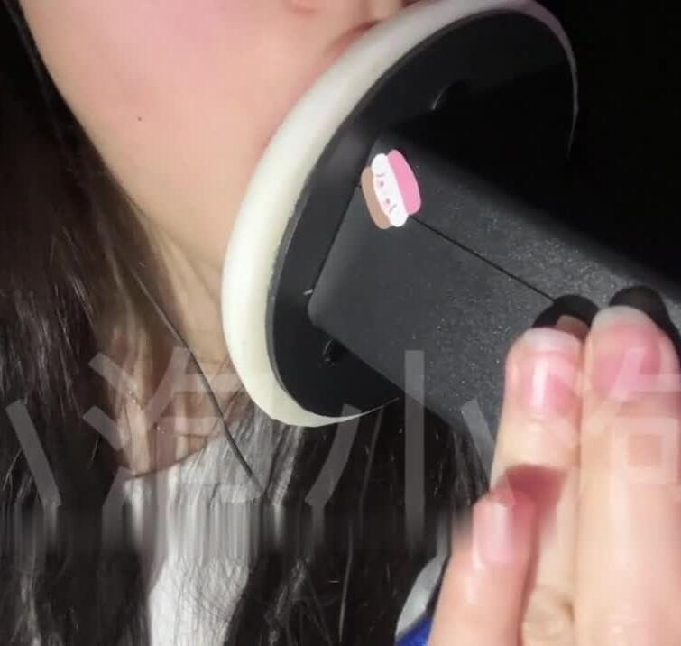 小泡小泡_舔耳