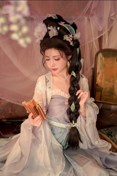 ACG业界女神爆机少女[喵小吉]古装迷情绝品鲜美嫩穴开腿待插 [94P3V+332M]