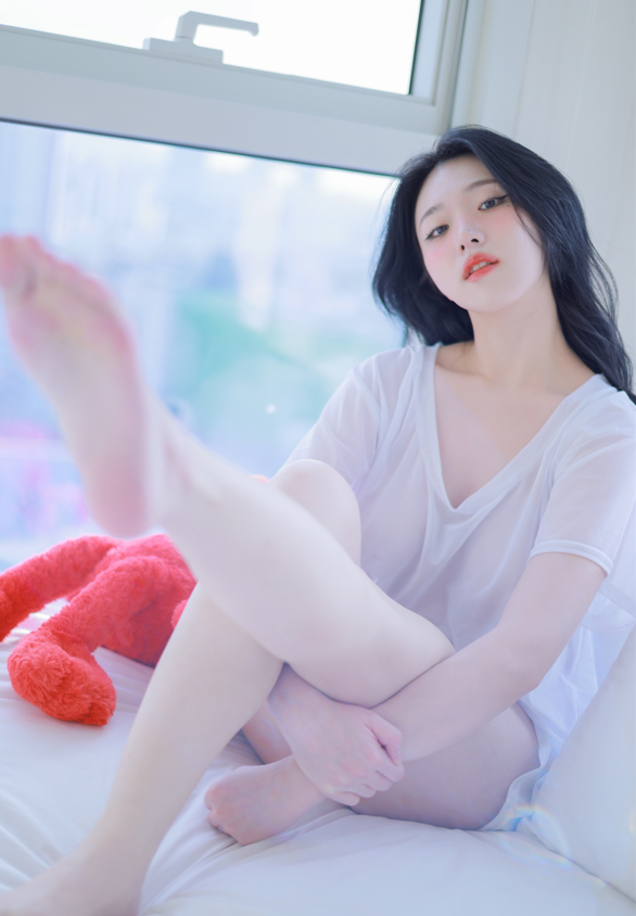 韩国天然巨乳嫩模【YeonWoo】Naked成为网剧女主后首套露点作品 【215P10V3.31G】