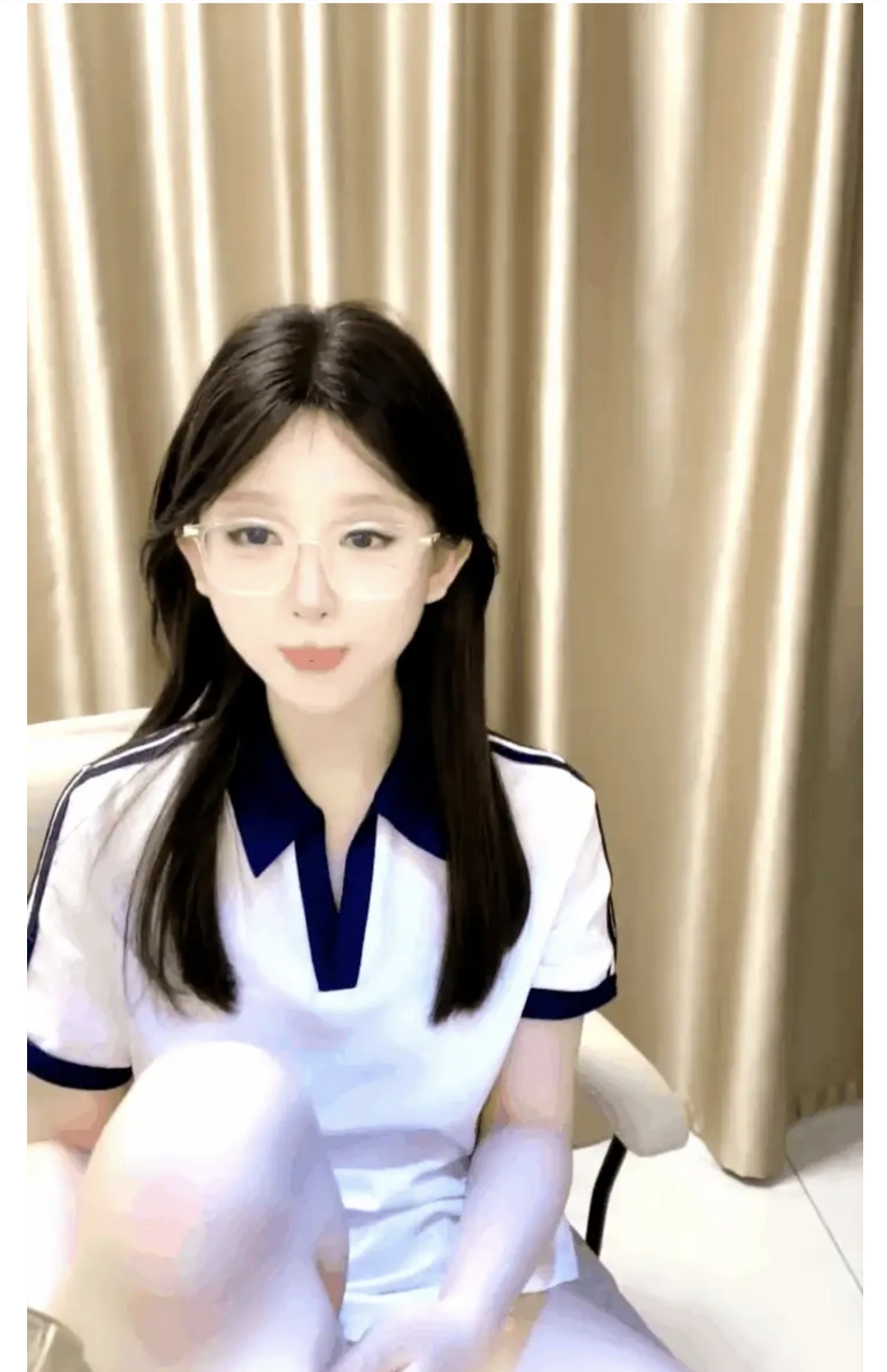 【搬运】国产主播【蓝川诗诗】校花级别女神 高颜值道具自慰爆菊合集31v/33g