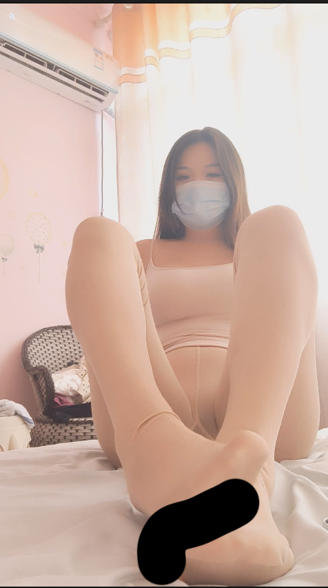 【新-足控】咿咿姐-厚肉丝模拟足交【1V】【235MB百度云】