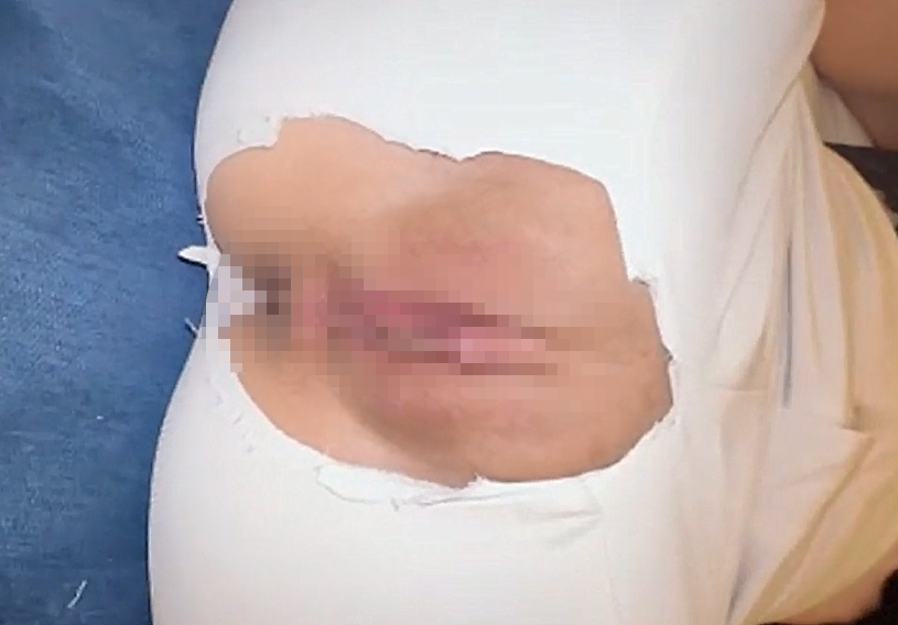 会喷水的亲姐姐_暴力剪烂气质姐姐新买的美臀喇叭裤狂操一线天极品美鲍绝世好逼第一次见到姐姐全自动观音坐莲