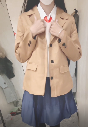 贫乳小luoli叫声淫荡 丝袜百褶裙领带白衬衫制服 当着自家猫的面 裸体跳蛋震动  1V954M百度盘