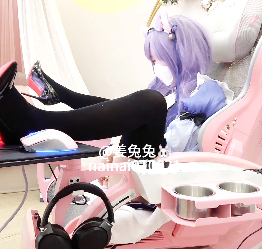 极品cos萝莉女神-姜兔兔-umate付费福利合集（7V,2.8G）