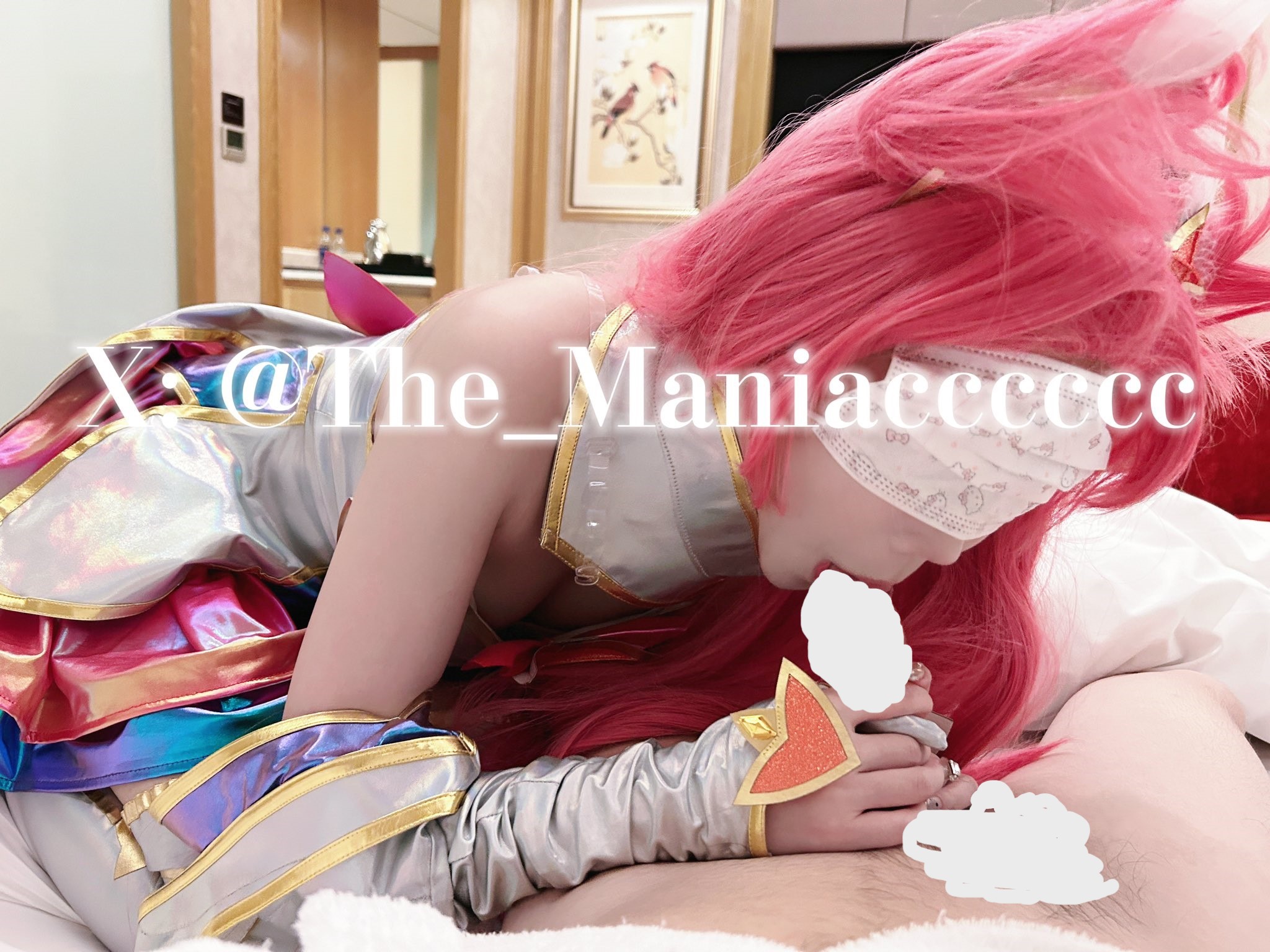 Maniacccccc – 白虎萝莉 Cos约尔小姐 [100P2V-6.97G]