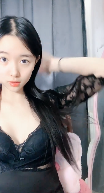 975  【一口八个汉堡】校花尤物 丝袜性感长腿绝美蜜臀揉奶跳蛋自慰各撩骚 喷水