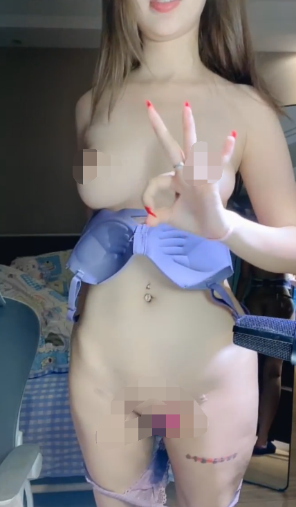 极品嫩妹主播-熙酱-新 蓝色比基尼裸舞自慰大秀（1V,2.19G）