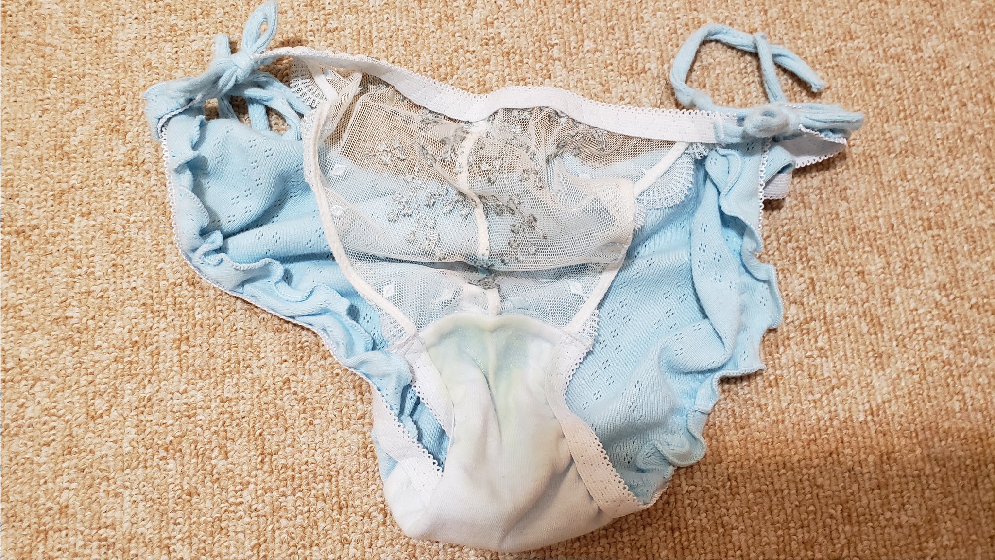 しの (@ReShino3) 日本樱花妹超市露出跳蛋自慰（287p+143v/2.8G)