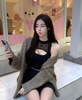 山东极品大长腿美女 董佳瑶 偷情金主惨遭男友曝光 JK短裙妖娆性感 300m 1V