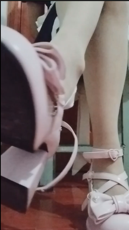【新-足控】转转-女仆装 厚肉丝 船袜【1V】【223MB百度云】
