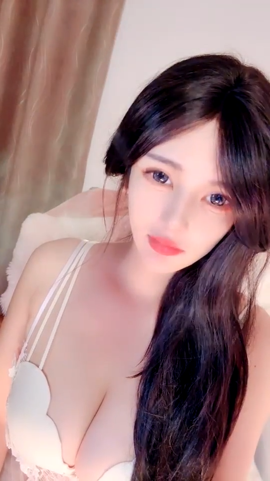 【蒲希】新人女神明星级别 真正的巨乳翘臀 逼毛性感粉嫩小穴