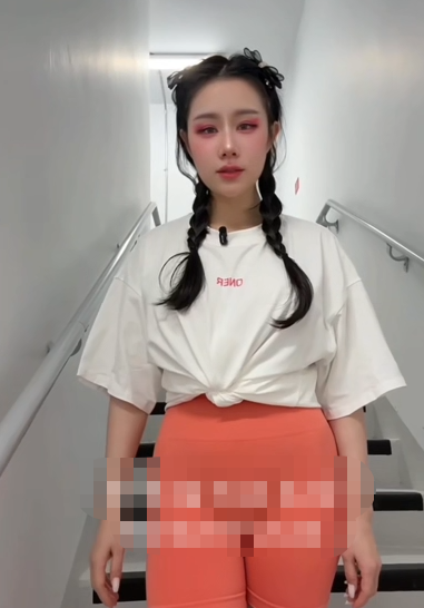 极品颜值淫妻-晨汐(汐梦瑶)-新  楼道露出性爱,被陌生人发现慌忙跑路(1V,535M)