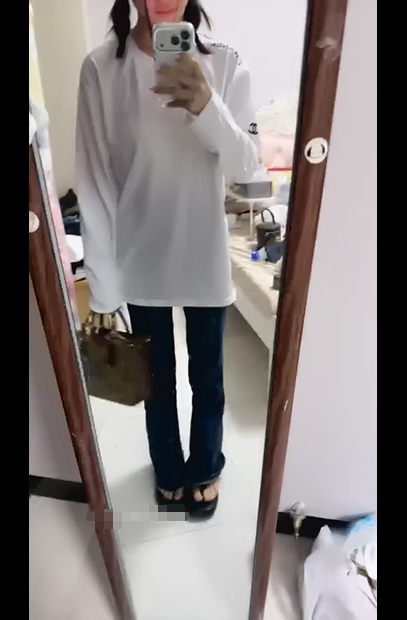 2690 反差少女，白虎嫩穴，和男友无套啪啪3v